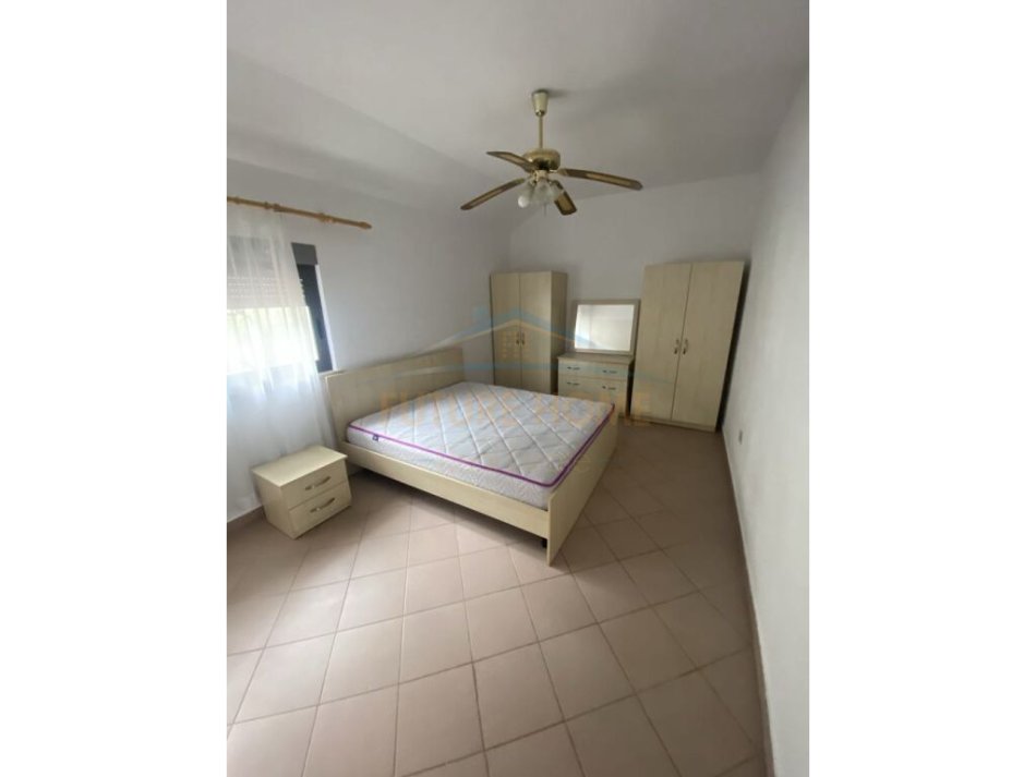 Tirane, jepet me qera apartament 2+1 Kati 3, 90 m² 400 € (Rruga Bardhyl)