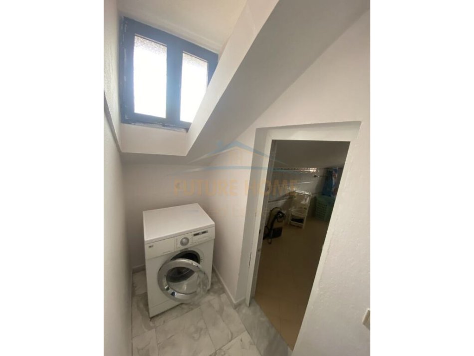 Tirane, jepet me qera apartament 2+1 Kati 3, 90 m² 400 € (Rruga Bardhyl)