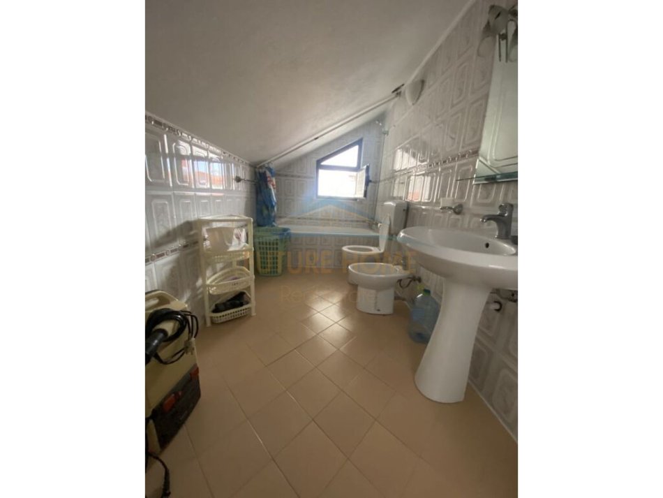 Tirane, jepet me qera apartament 2+1 Kati 3, 90 m² 400 € (Rruga Bardhyl)