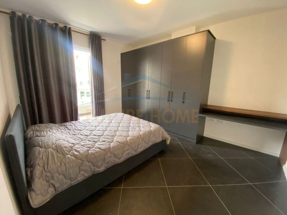 Tirane, shitet apartament 2+1+Aneks+Ballkon Kati 2, (FRESKU)