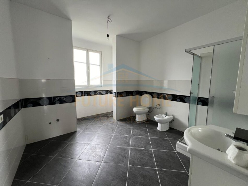 Durres, shitet Vile 2 Katshe , 476 m² 170.000 € (Nishtulla , Durres)