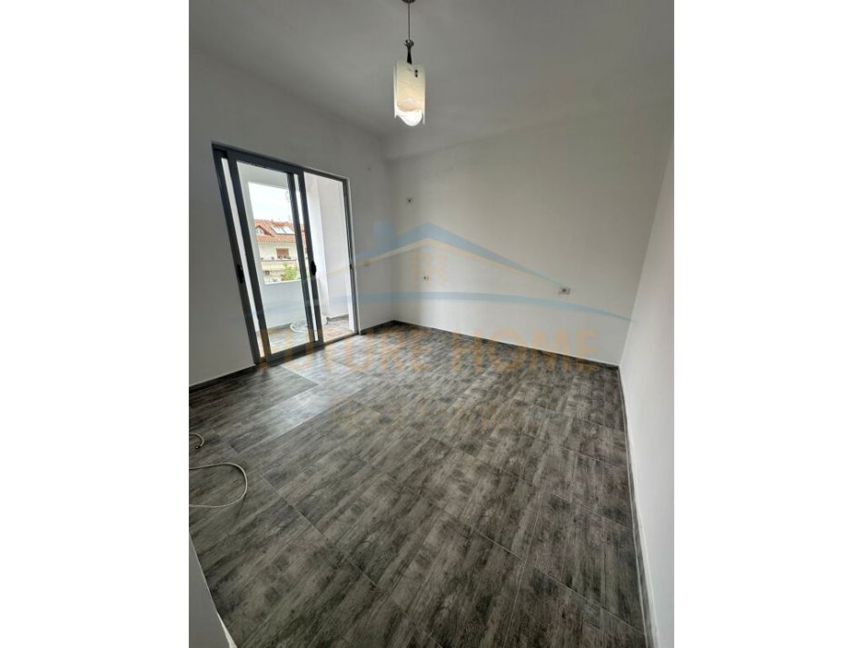 Tirane, jepet me qera apartament 2+1 Kati 3, 100 m² 400 € (DON BOSKO)