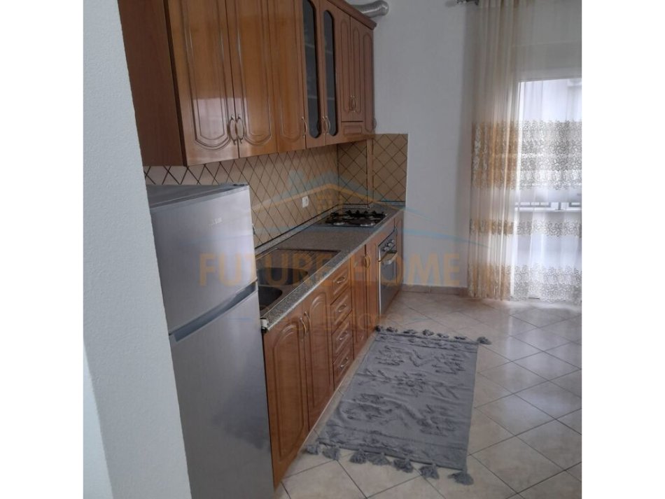 Durres Plazh, jepet me qera apartament 1+1+Aneks+Ballkon Kati 5, 70 m² 300 € (Pavaresia)