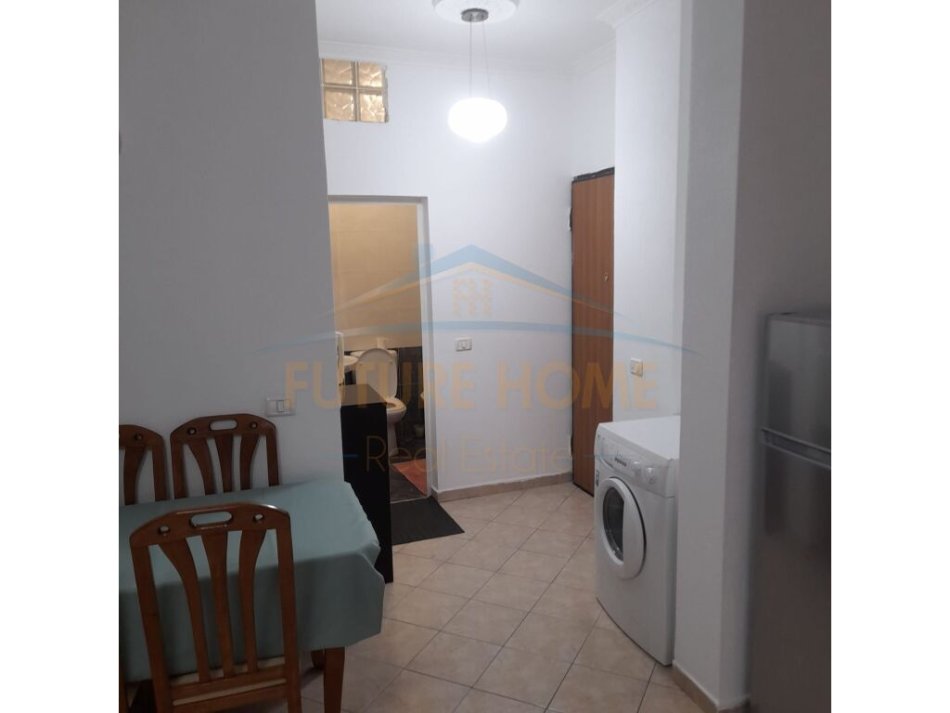 Durres Plazh, jepet me qera apartament 1+1+Aneks+Ballkon Kati 5, 70 m² 300 € (Pavaresia)