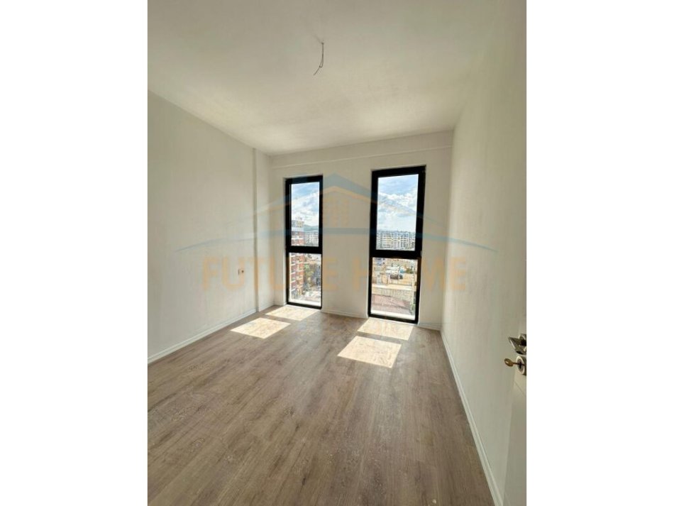 Tirane, shitet apartament duplex Dublex Kati 7, 101 m² 135000 € (Unaza e Re)