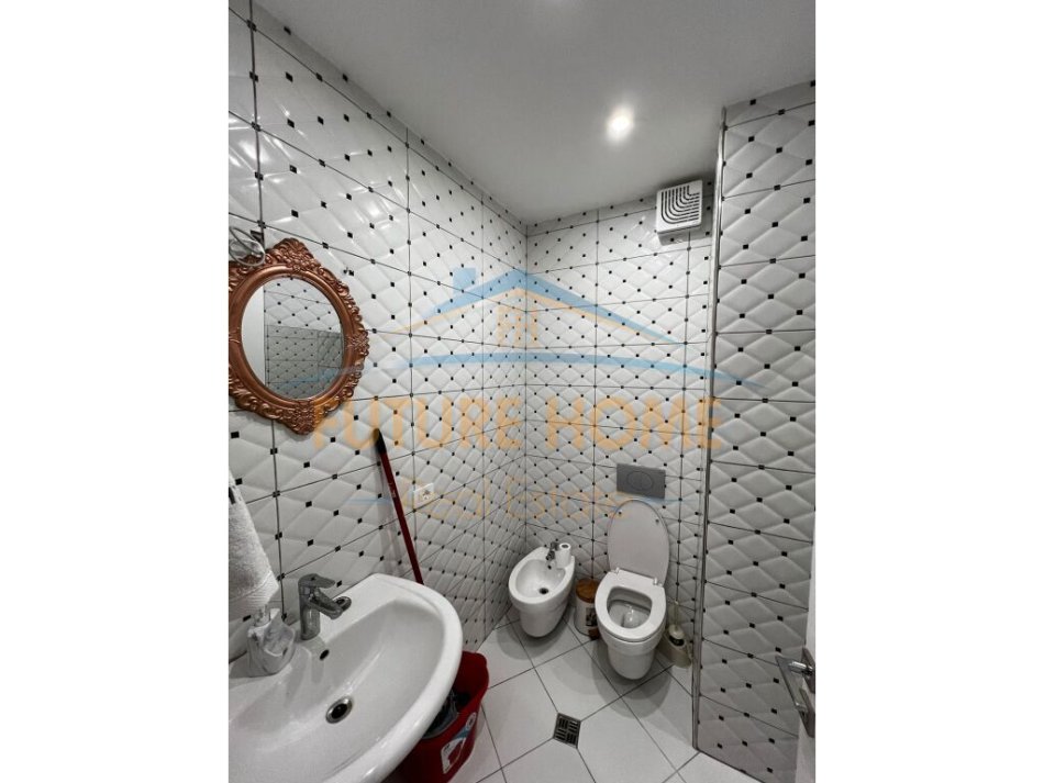 Tirane, jepet me qera ambjent biznesi Kati 0, 57 m² 1.600 € (SHESHI WILLSON)