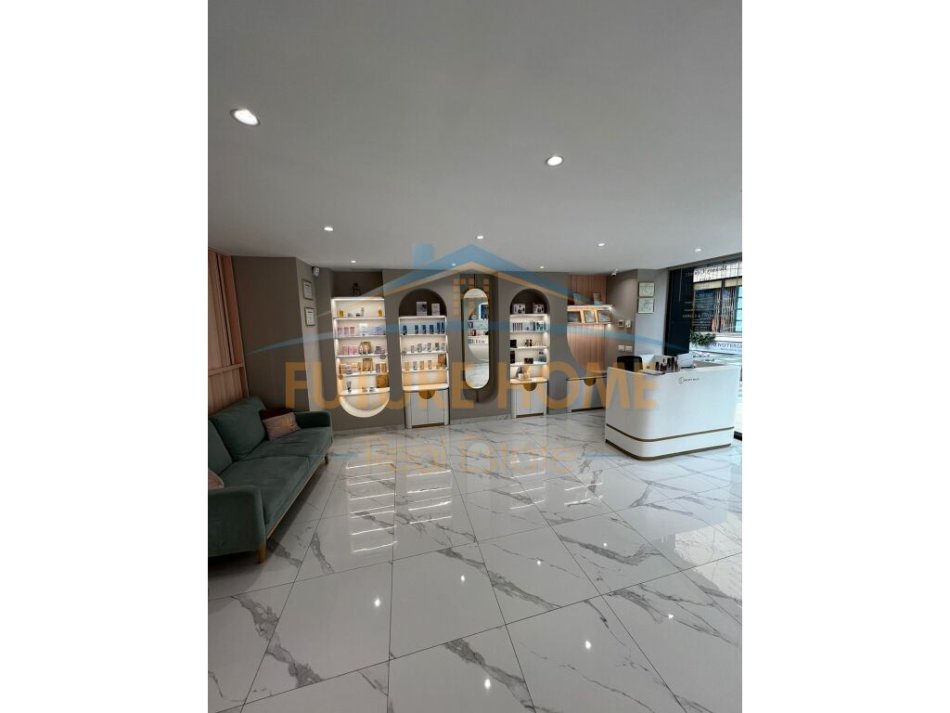 Tirane, jepet me qera ambjent biznesi Kati 0, 57 m² 1.600 € (SHESHI WILLSON)