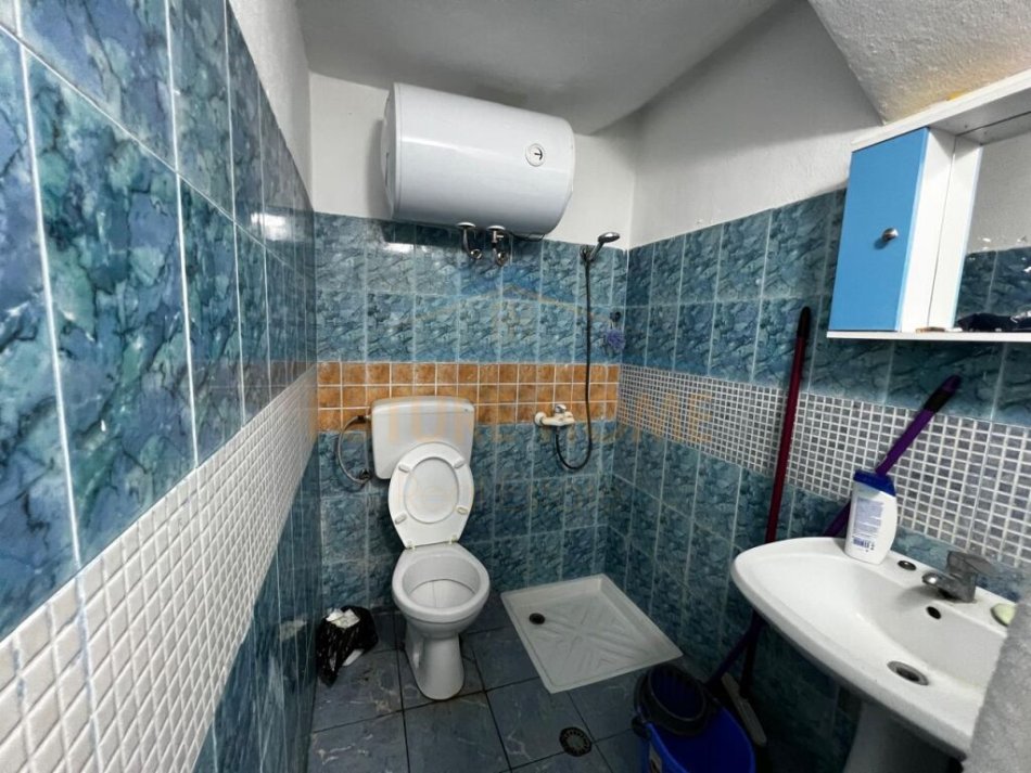 Durres, jepet me qera garsonier 1+1 Kati 0, 55 m² 210 € (Afer Markates , Durres)