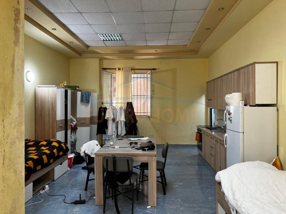 Durres, jepet me qera garsonier 1+1 Kati 0, 55 m² 210 € (Afer Markates , Durres)
