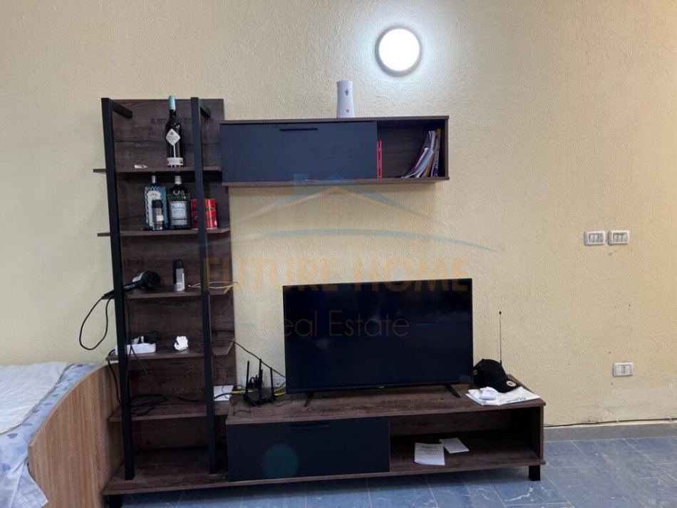 Durres, jepet me qera garsonier 1+1 Kati 0, 55 m² 210 € (Afer Markates , Durres)