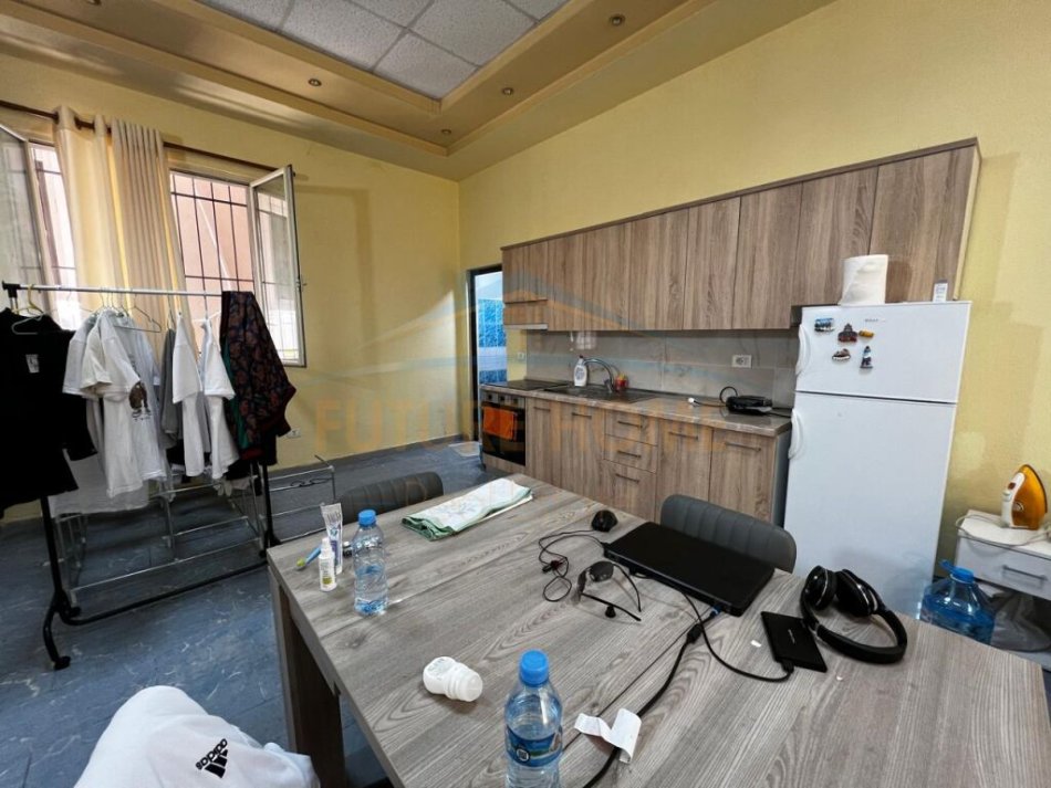 Durres, jepet me qera garsonier 1+1 Kati 0, 55 m² 210 € (Afer Markates , Durres)