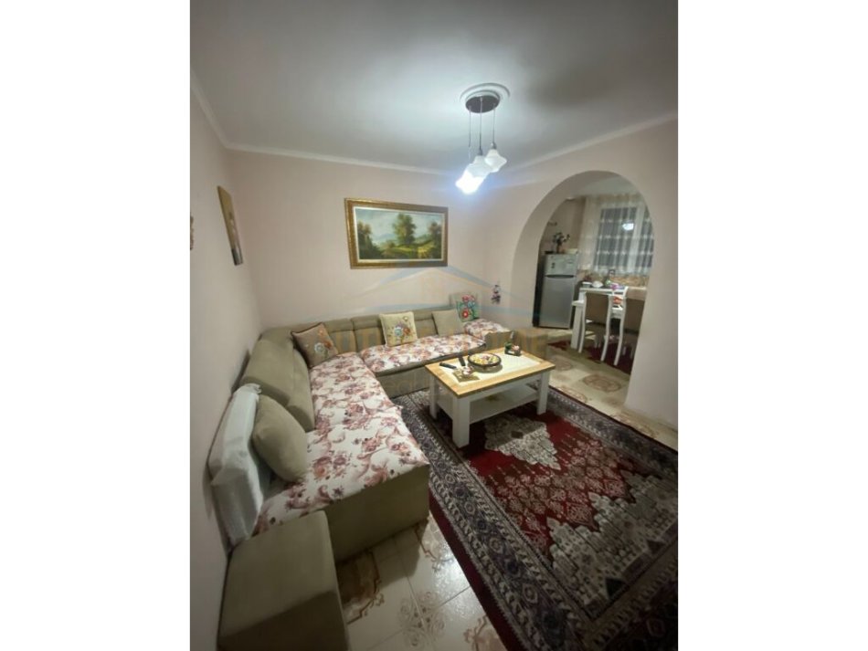 Tirane, shitet apartament 2+1 Kati 3, 146 m² 165.000 € (Bulevardi Zhan Dark)
