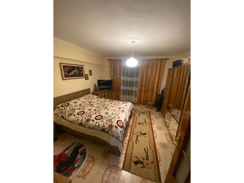 Tirane, shitet apartament 2+1 Kati 3, 146 m² 165.000 € (Bulevardi Zhan Dark)