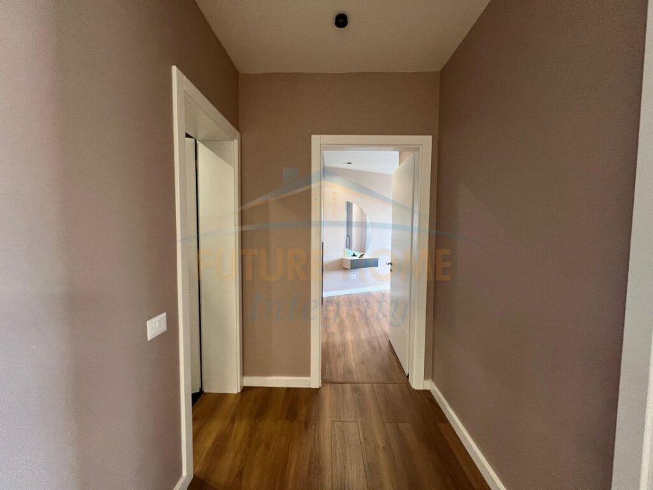 Tirane, shitet apartament 2+1 Kati 3, 126 m² 152.000 € (Rruga Kastriotet)