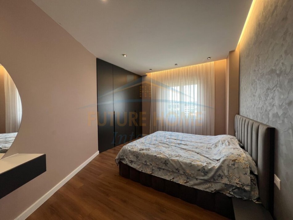 Tirane, shitet apartament 2+1 Kati 3, 126 m² 152.000 € (Rruga Kastriotet)