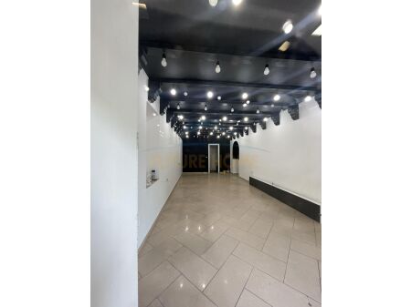 Tirane, jepet me qera ambjent biznesi Kati 0, 65 m² 850 € (Brryli, Tirane, AREA41685)
