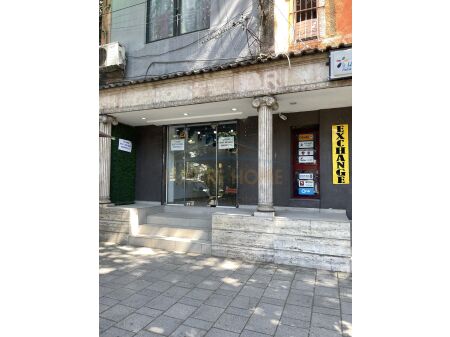 Tirane, jepet me qera ambjent biznesi Kati 0, 65 m² 850 € (Brryli, Tirane, AREA41685)