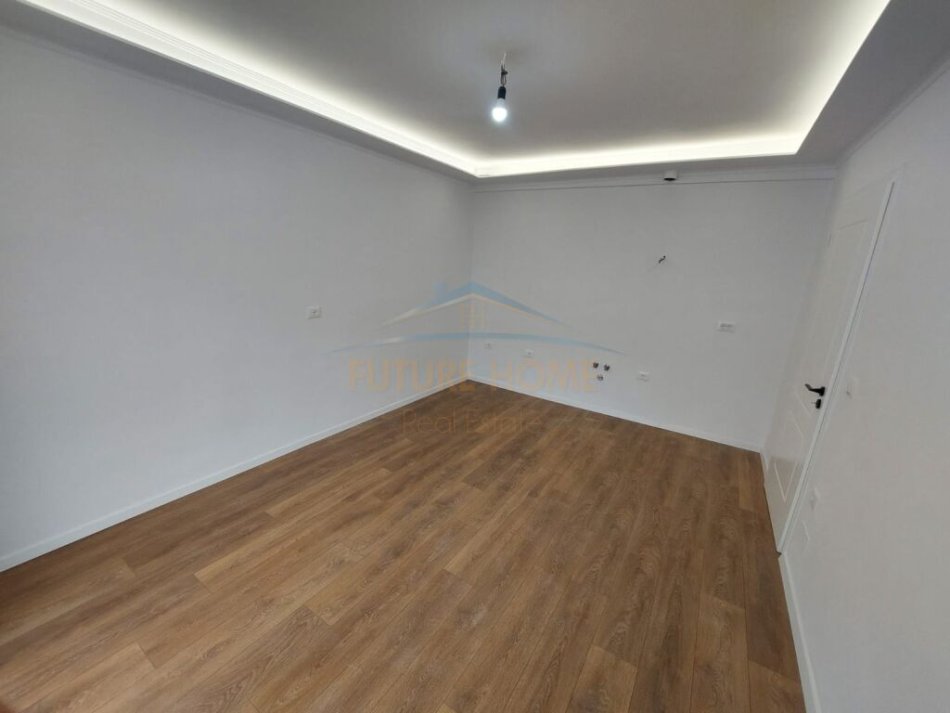 Tirane, shitet apartament 2+1+Ballkon Kati 3, 54 m² 128.000 € (Rruga Mine Peza)