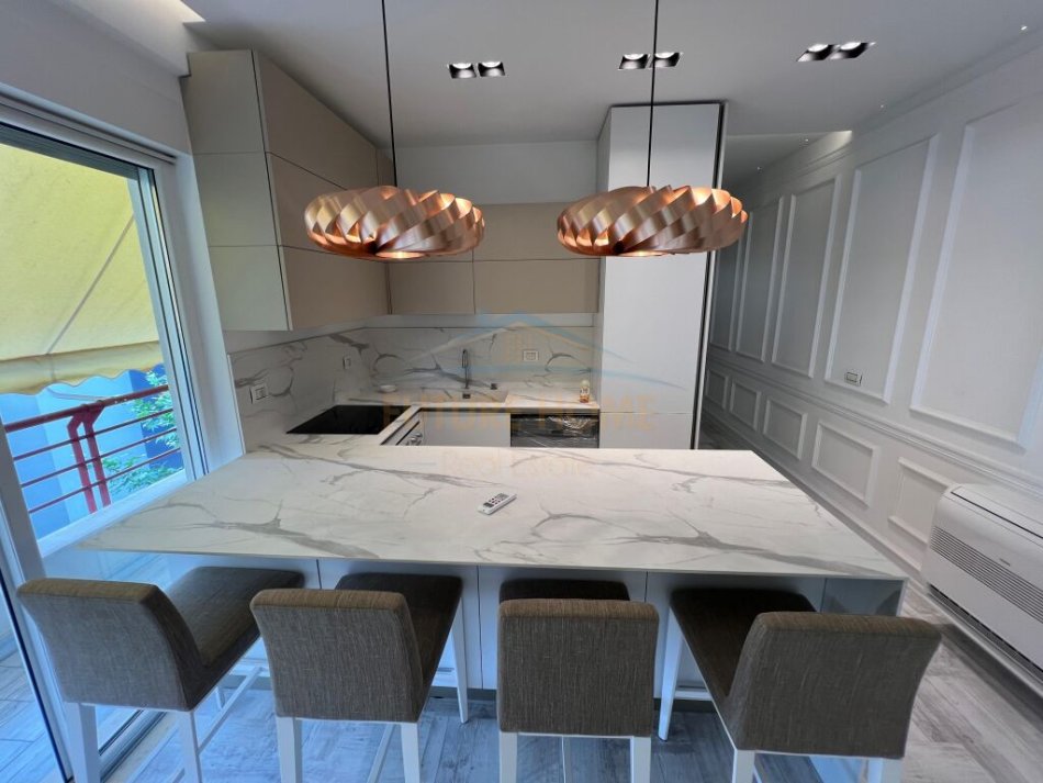Tirane, shitet apartament 2+1+Ballkon Kati 1, 109 m² 270.000 € (Liqeni Thate)
