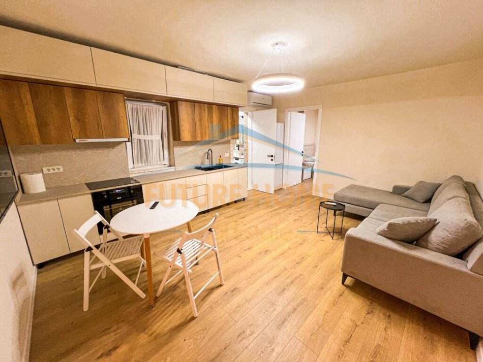 Tirane, shes apartament 2+1 Kati 4, 57 m² 130.000 € (Rruga e Barrikadave)