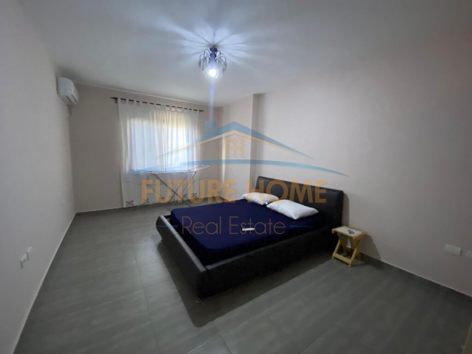 Tirane, jepet me qera apartament 2+1+Ballkon Kati 3, 117 m² 450 € (Yzberisht)