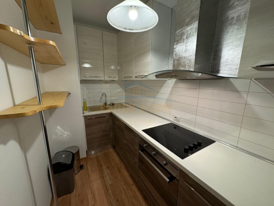 Tirane, jepet me qera apartament 2+1+Ballkon Kati 6, 120 m² 1.500 € (BLLOKU)