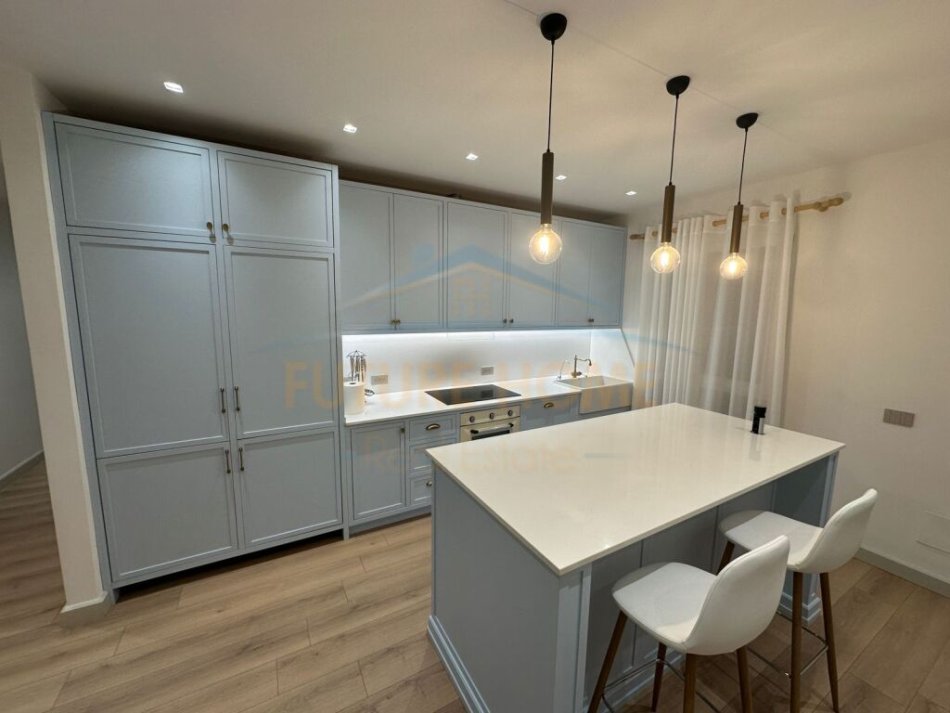 Tirane, shitet apartament 2+1+Ballkon Kati 2, 144 m² 340.000 € (TEG)