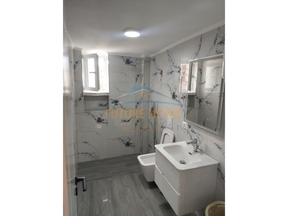 Tirane, shitet apartament 2+1 Kati 3, 64 m² 127.000 € (Rruga Mine Peza)
