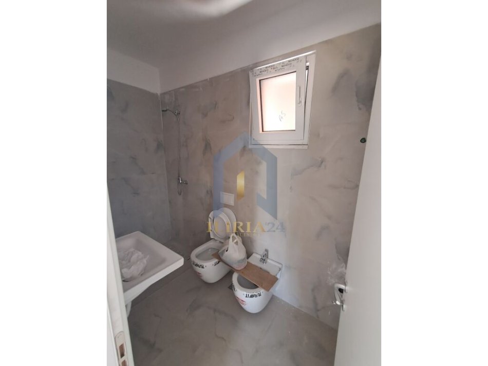 Tirane, jepet me qera apartament 1+1 Kati 1, 56 m² 350 € (rruga don bosko)