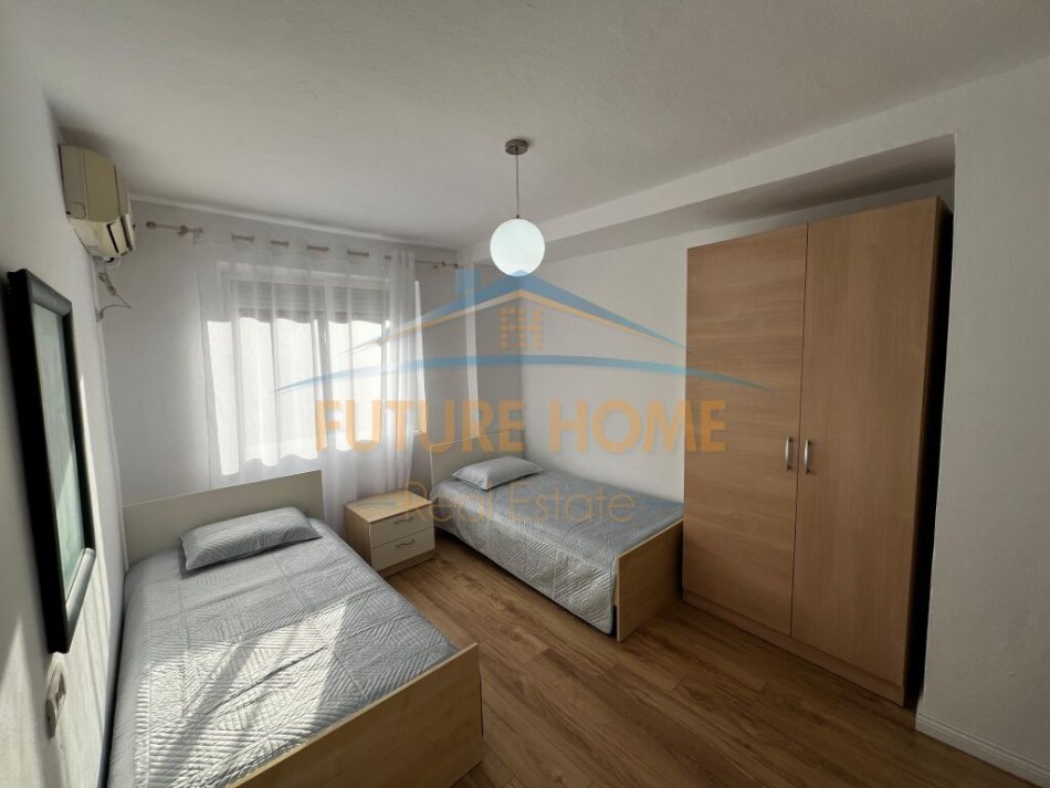 Tirane, jepet me qera apartament 2+1+Ballkon Kati 3, 85 m² 700 € (Sami Frasheri)