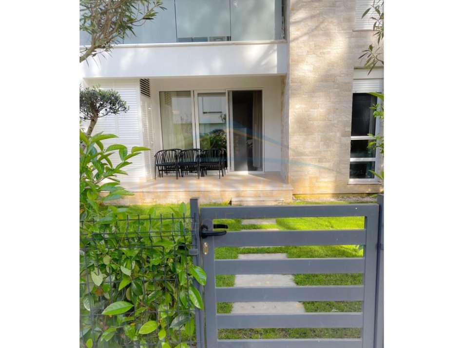 Durres, shitet apartament 3+1+Ballkon Kati 0, 105 m² 300.000 € (Gjiri i Lalzit)