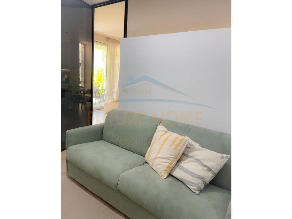 Durres, shitet apartament 3+1+Ballkon Kati 0, 177 m² 320.000 € (GJIRI I LALZIT)