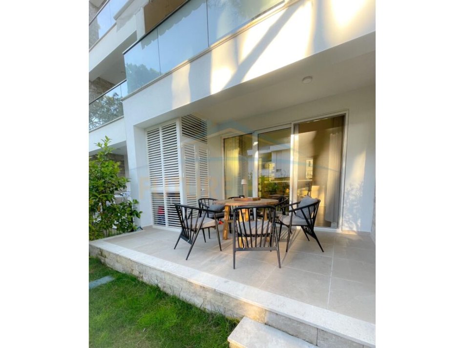 Durres, shitet apartament 3+1+Ballkon Kati 0, 177 m² 320.000 € (GJIRI I LALZIT)