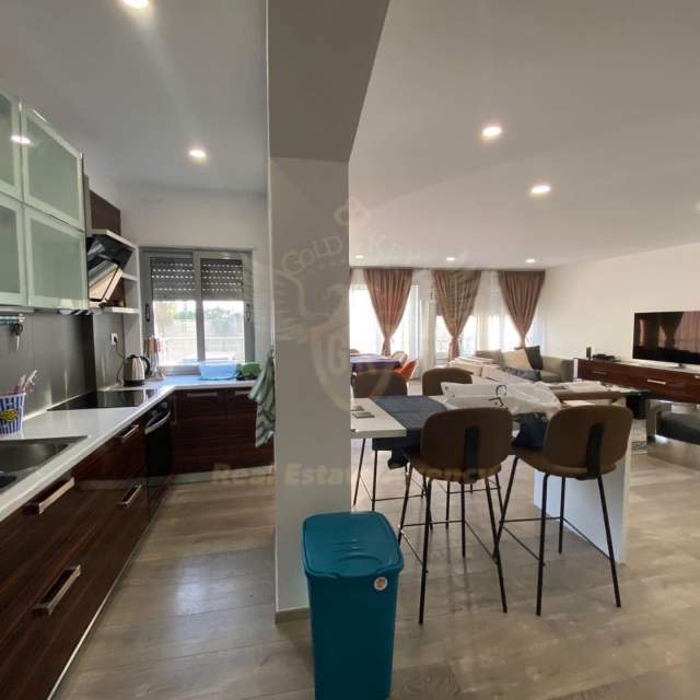 Durres, jepet me qera apartament 2+1+A+BLK Kati 1, 120 m² 600 Euro (CURRILA)