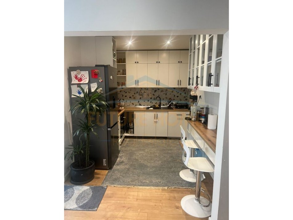 Tirane, shitet apartament 1+1+Aneks Kati 3, 63 m² 125.000 € (Bulevardi Bajram Curri)