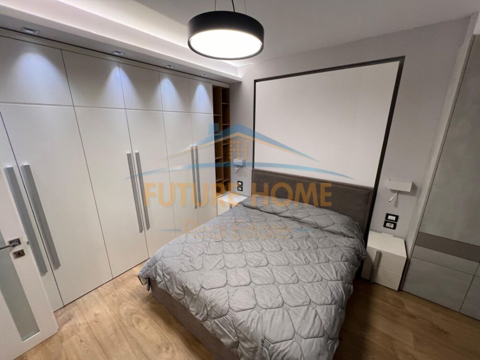 Tirane, jepet me qera apartament 2+1+Ballkon Kati 5, 110 m² 1.100 € (Myslym Shyri)