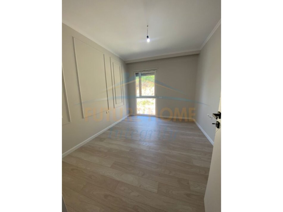 Tirane, shitet apartament 3+1 Kati 2, 155 m² 248.000 € (Rose Garden Residece)