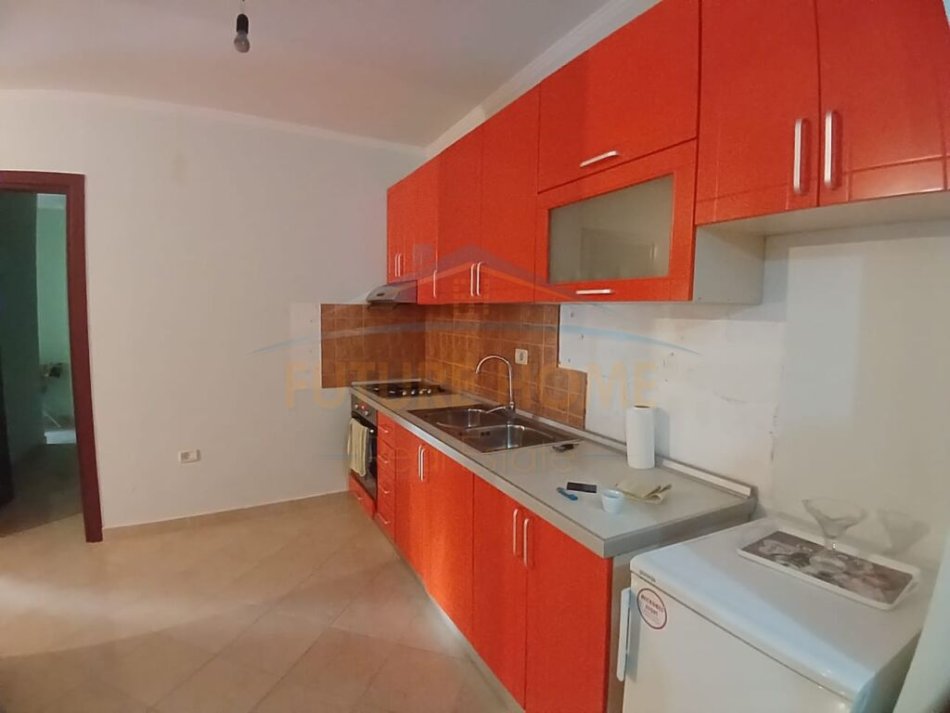 Durres, shes apartament 2+1 Kati 2, 83 m² 85.000 € (Golem, Durres)