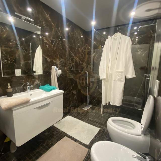 Durres, jepet me qera apartament 2+1+A+BLK Kati 1, 120 m² 600 Euro (CURRILA)