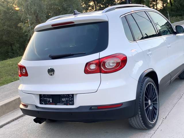 Tirane, shes makine Volkswagen Tiguan Individual Viti 2009,