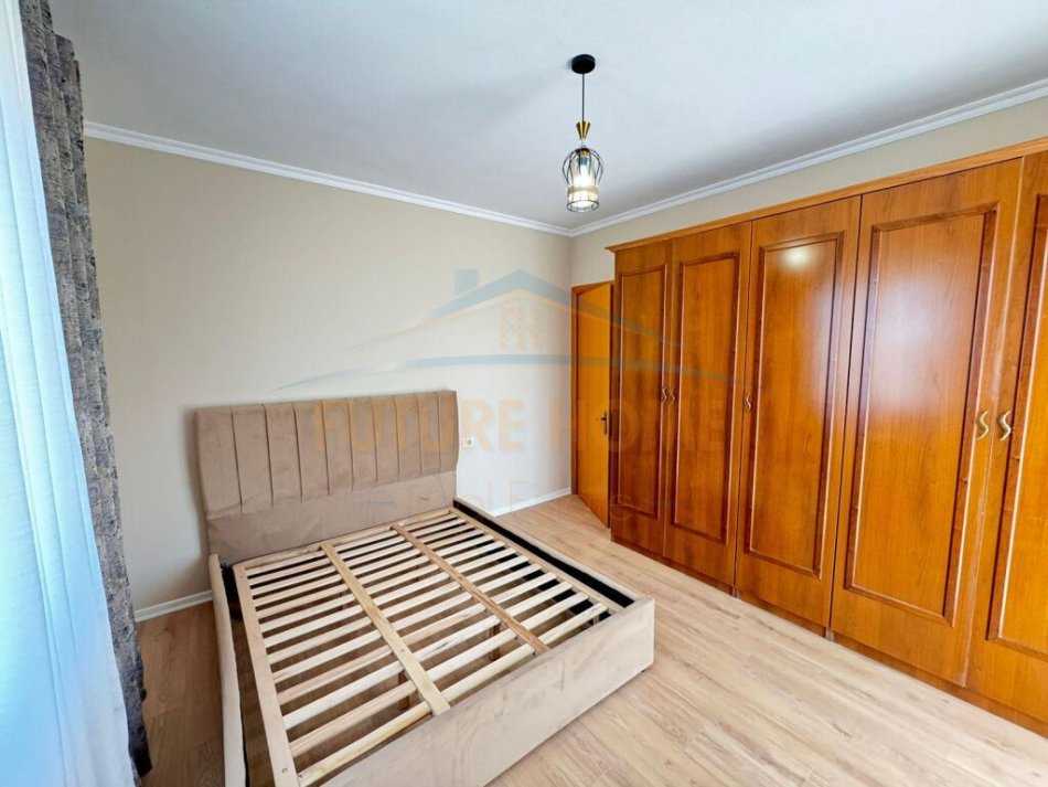 Tirane, shitet apartament 2+1+Aneks+Ballkon Kati 6, 94 m² 132.000 € (Unaza e Re)