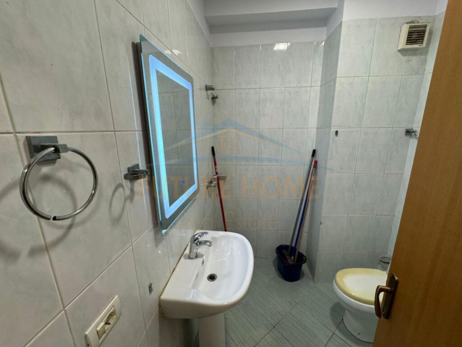 Tirane, shitet apartament 2+1+Aneks+Ballkon Kati 6, 94 m² 132.000 € (Unaza e Re)