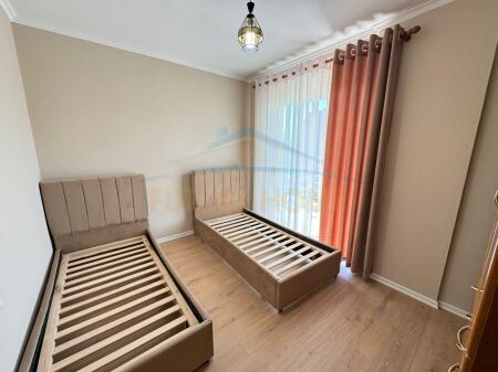 Tirane, shitet apartament Kati 6, 94 m² 132.000 € (UNAZA E RE)