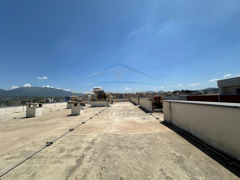 Tirane, shitet apartament 2+1+2 me Verande Kati 7, 97 m² 270.000 € (Ali Demi)