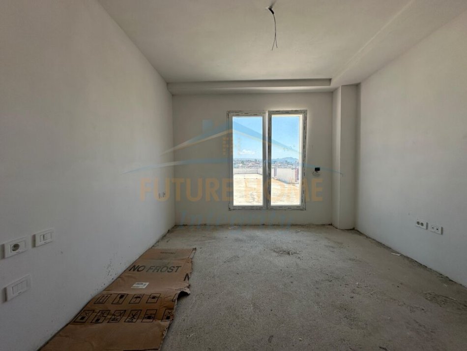 Tirane, shitet apartament 2+1+2 me Verande Kati 7, 97 m² 270.000 € (Ali Demi)