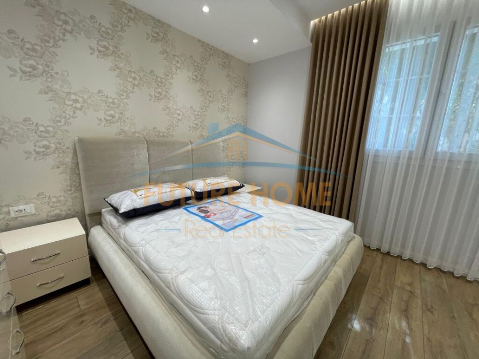 Tirane, jepet me qera apartament 1+1+Ballkon Kati 2, 70 m² 830 € (Rruga e Durresit)