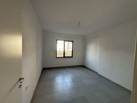 Tirane, jepet me qera apartament 2+1 Kati 3, 94 m² 750 € (Rruga Qemal Stafa, Tirane, AREA41837)