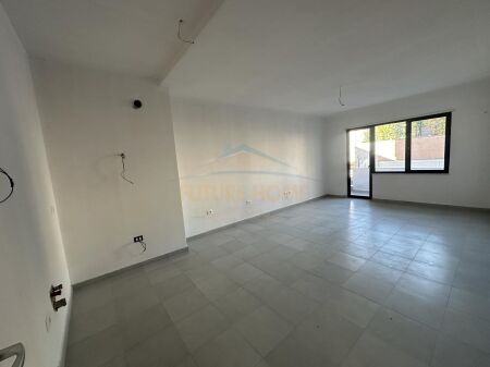 Tirane, jepet me qera apartament 2+1 Kati 3, 94 m² 750 € (Rruga Qemal Stafa, Tirane, AREA41837)
