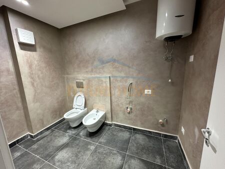 Qera, Apartament 1+1+Post Parkimi, Shkolla e Kuqe.