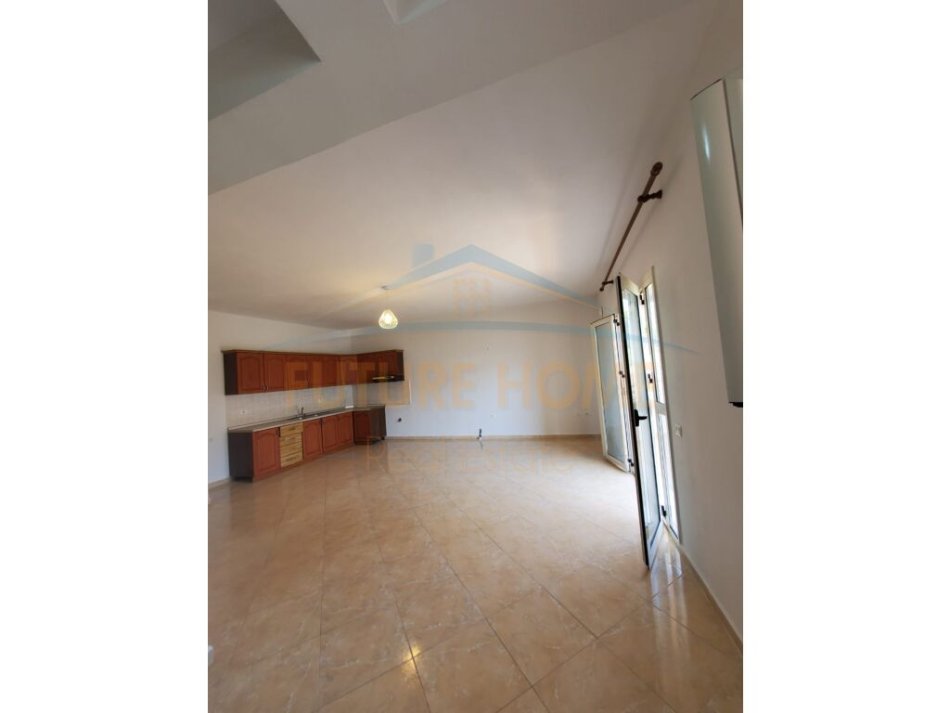 Tirane, shitet apartament 3+1 Kati 2, 118 m² 145.000 € (Rruga e Kokonozeve)